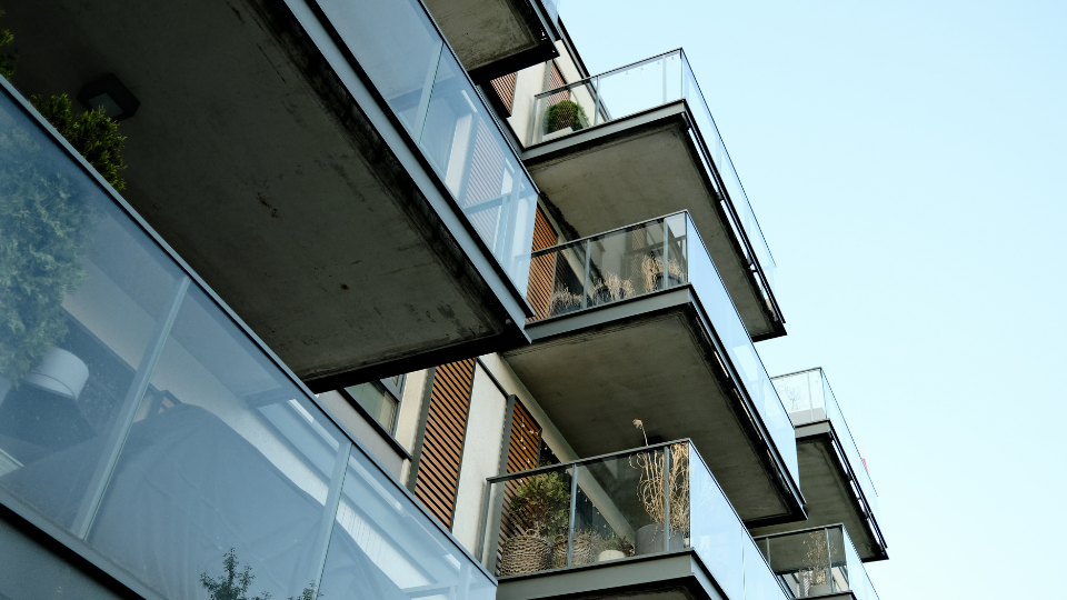 Cam Balkon